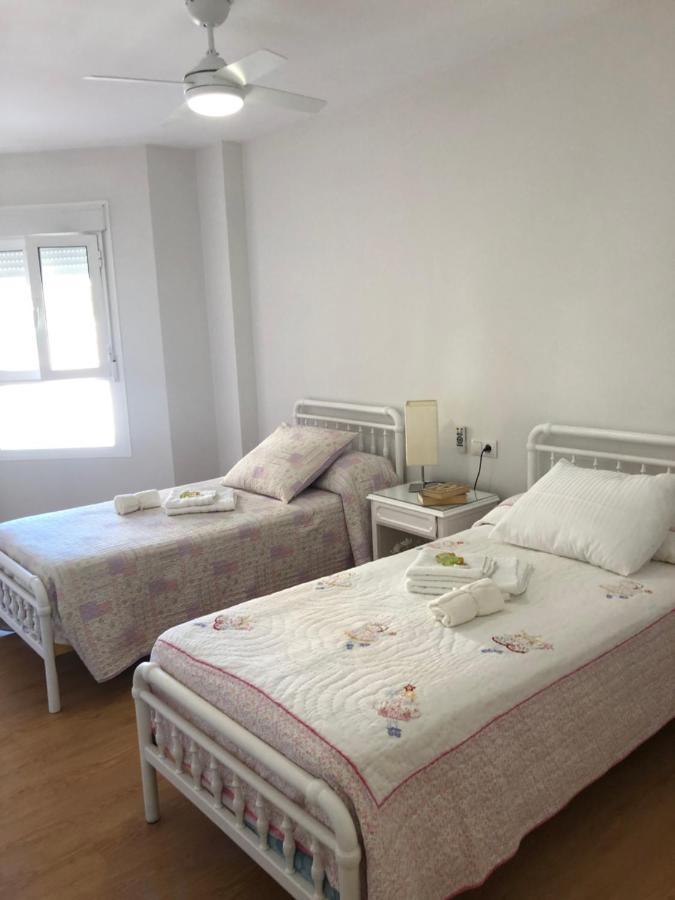 Malaga Playa Centro Ideal Familia Y Amigos Ngoại thất bức ảnh